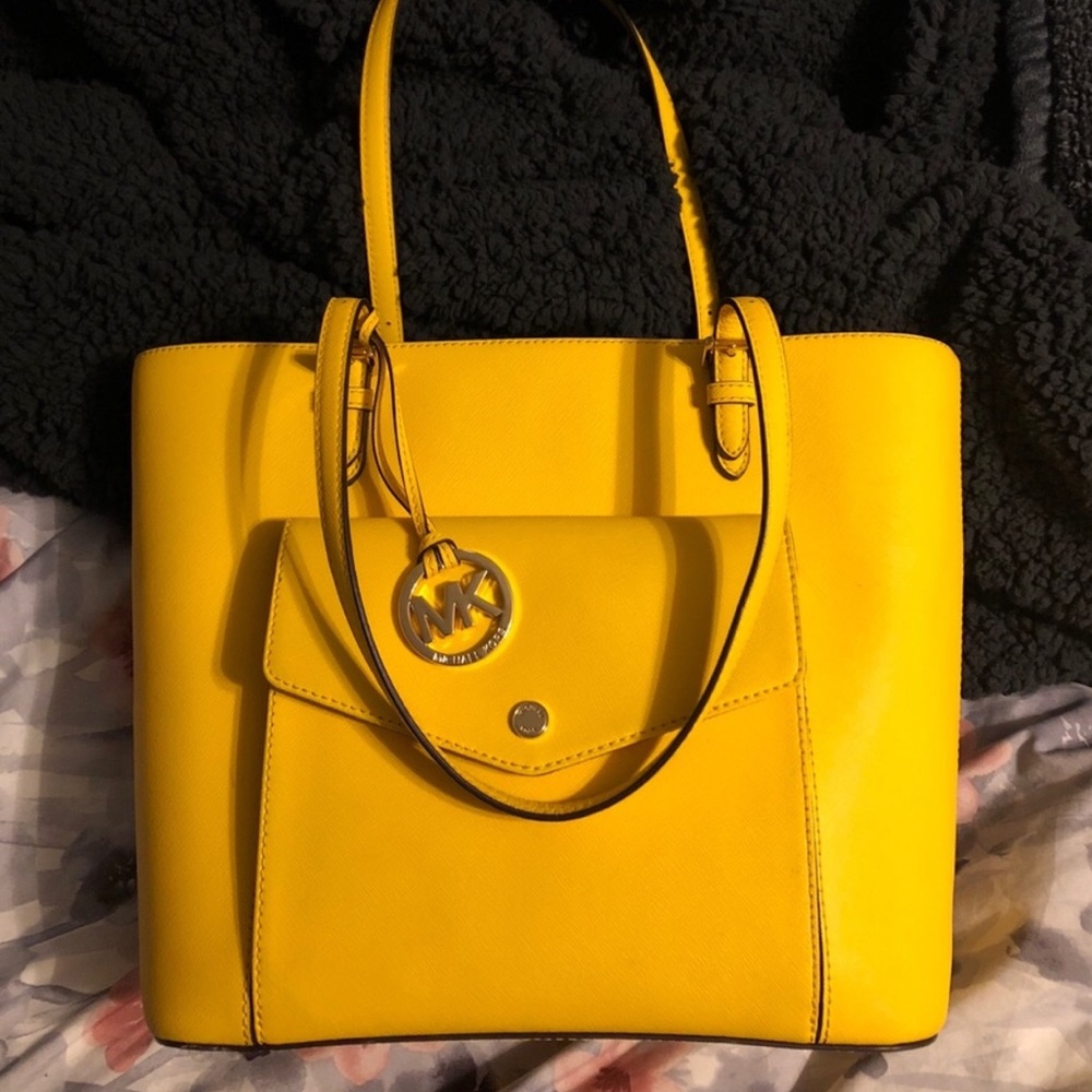 Michael Kors Jet Set Tote